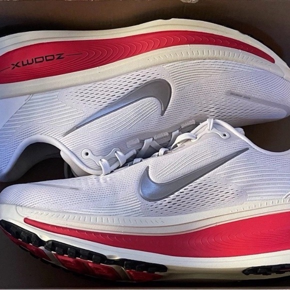 Size 13 - Nike Vomero 18 Platinum Tint Siren Red Running Shoes HM6803-001 Men’s - Picture 9 of 10